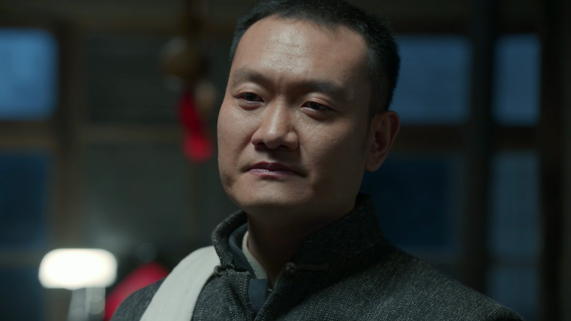  p data-id="gnbtx7g4ck">寒青,1981年12月1日出生于北京,青年演员