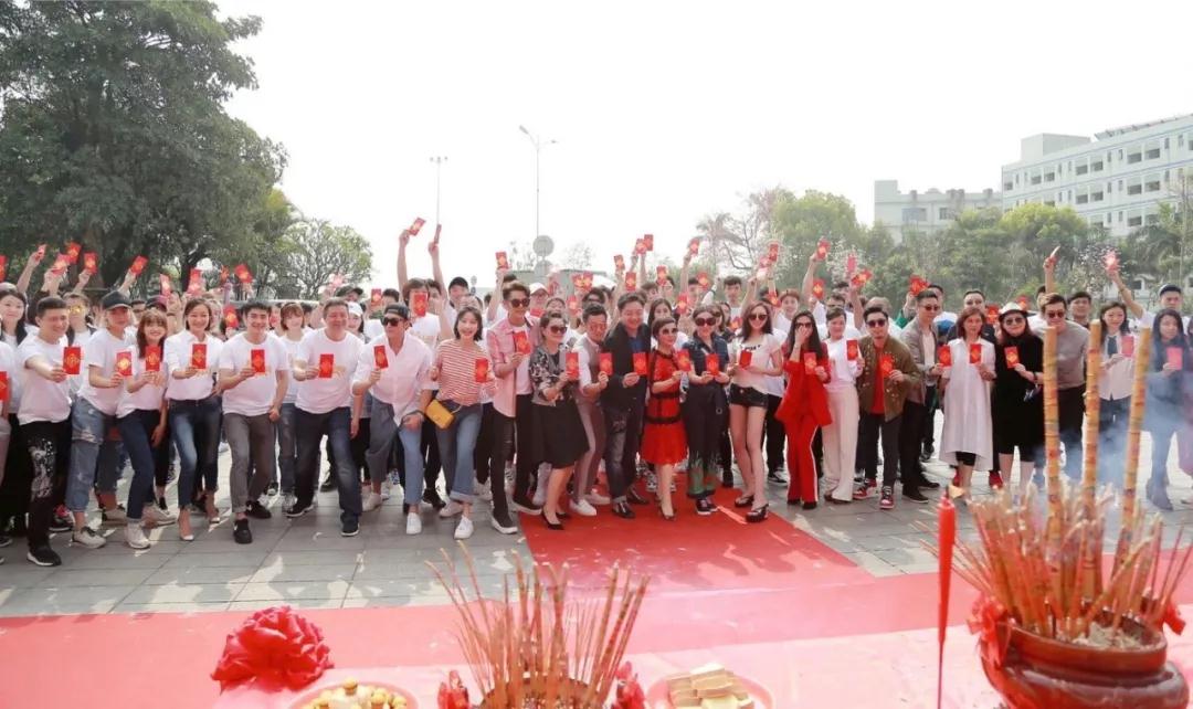  p>《我的健身教练》是由 a target="_blank" href="/item/赵晨阳