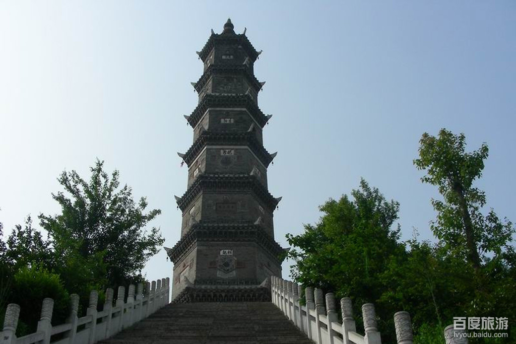  p>文峰塔矗立于 a target="_blank" href="/item/宁海/1086789" data