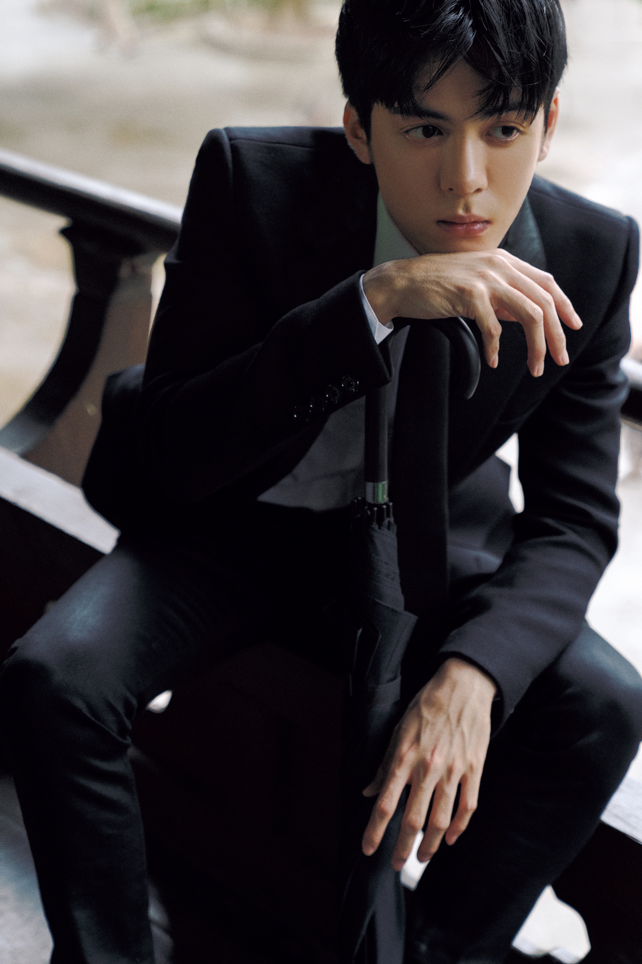 i>,原名曾威航,1996年10月9日出生于广东省深圳市,中国内地影视男演员