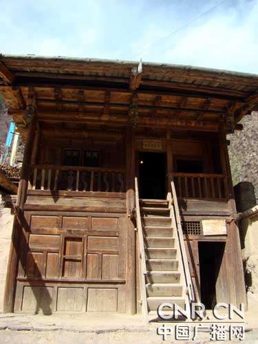  p> a target="_blank" href="/item/俄界会议">俄界会议 /a>旧址位于