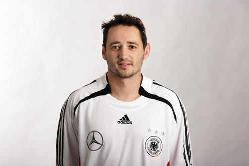 奥利弗·诺伊维尔