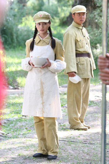  p>《烈日炎炎》是由 a href="#" data-lemmaid="5512047">滕文骥 /a>
