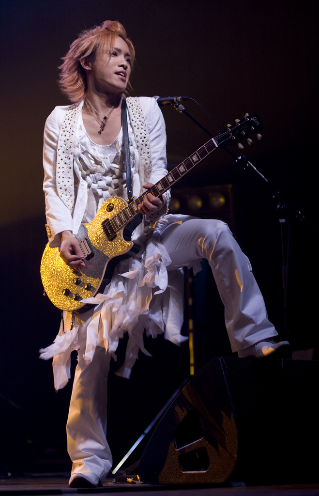  p>hiroto(绪方广人) /p> p>日本超人气视觉系乐队alice nine吉他手 
