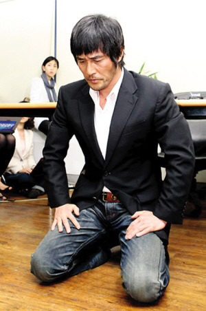  p>崔民秀,1962年5月1日生于韩国京畿道,韩国演员.