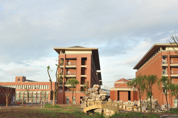 江苏江阴高级中学