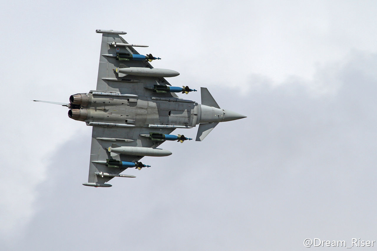  p>台风战斗机(英文:eurofighter typhoon,通称:欧洲台风,其它名:ef