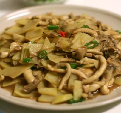 滑子菇炒土豆片