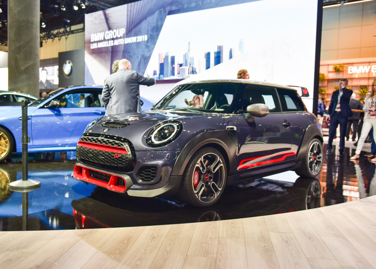 四驱系统神车，官网正式发布：MINI JCW系列上市，很宝马的风格_百科TA说