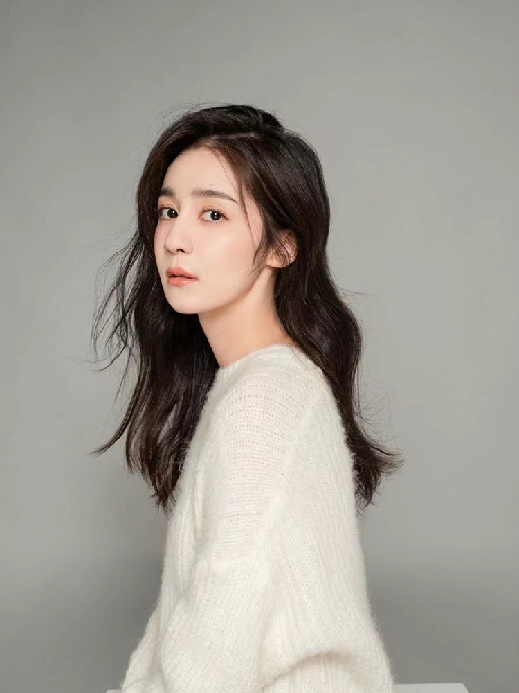 412y">娜吉玛,1994年12月25日出生于新疆维吾尔自治区,中国内地女演员