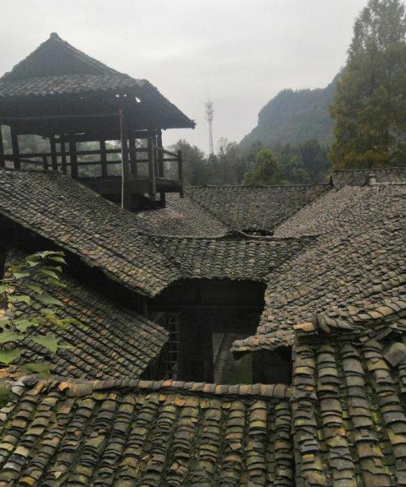  p data-id="gnhhjzphdq">黄溪镇,隶属于重庆市黔江区,地处 a target=