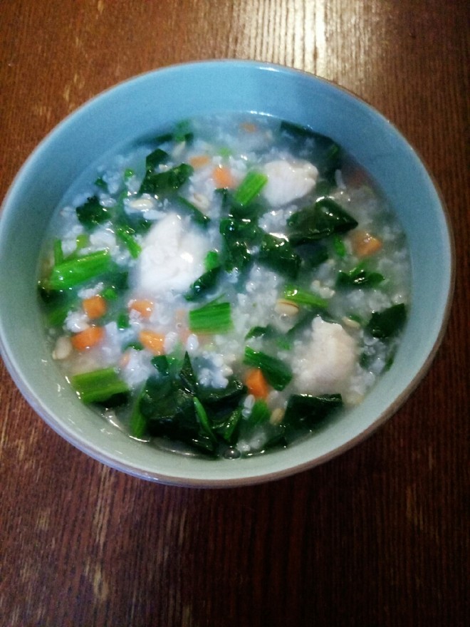 红萝卜豆腐菠菜汤