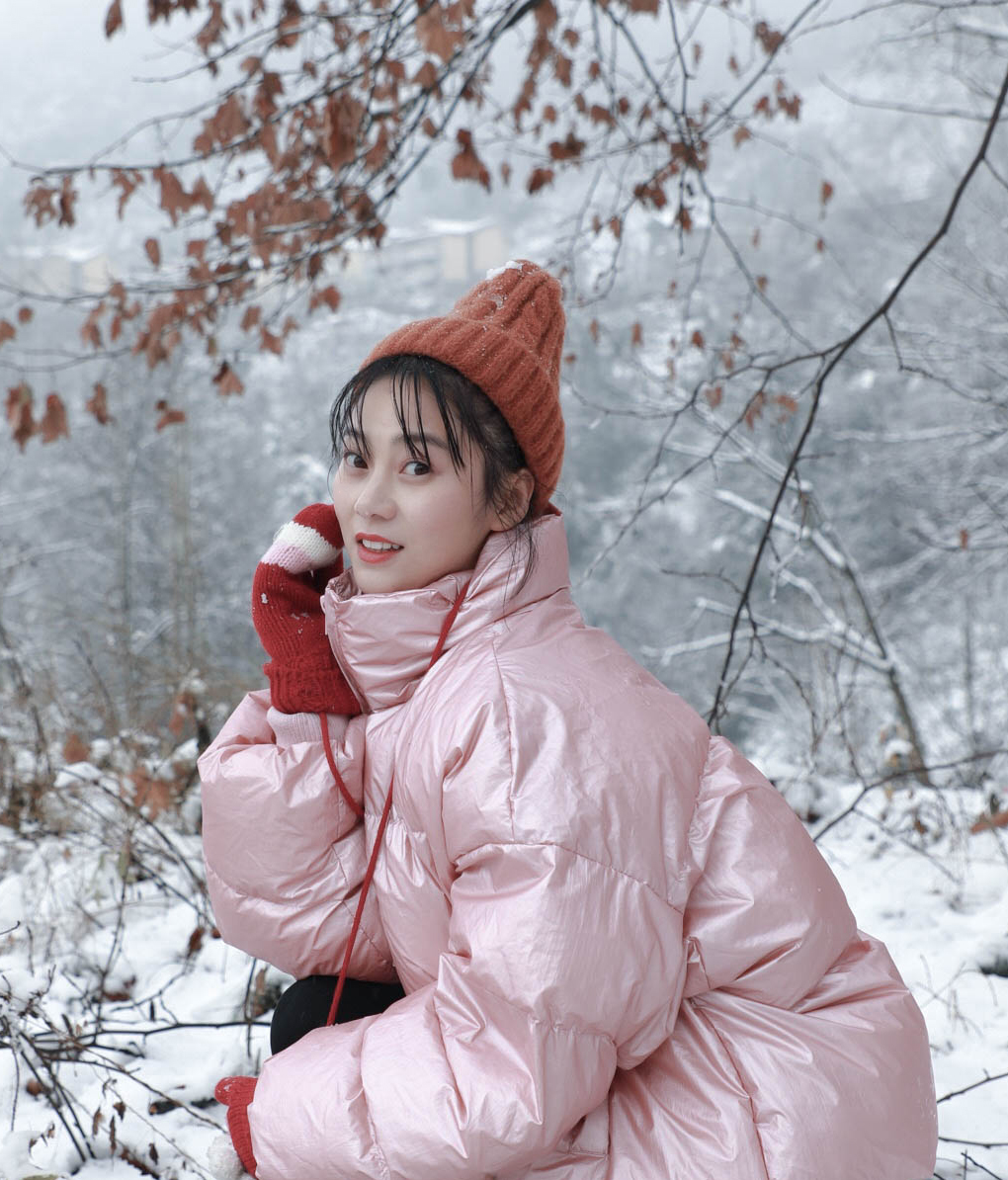 韩东,女,中国内地女演员