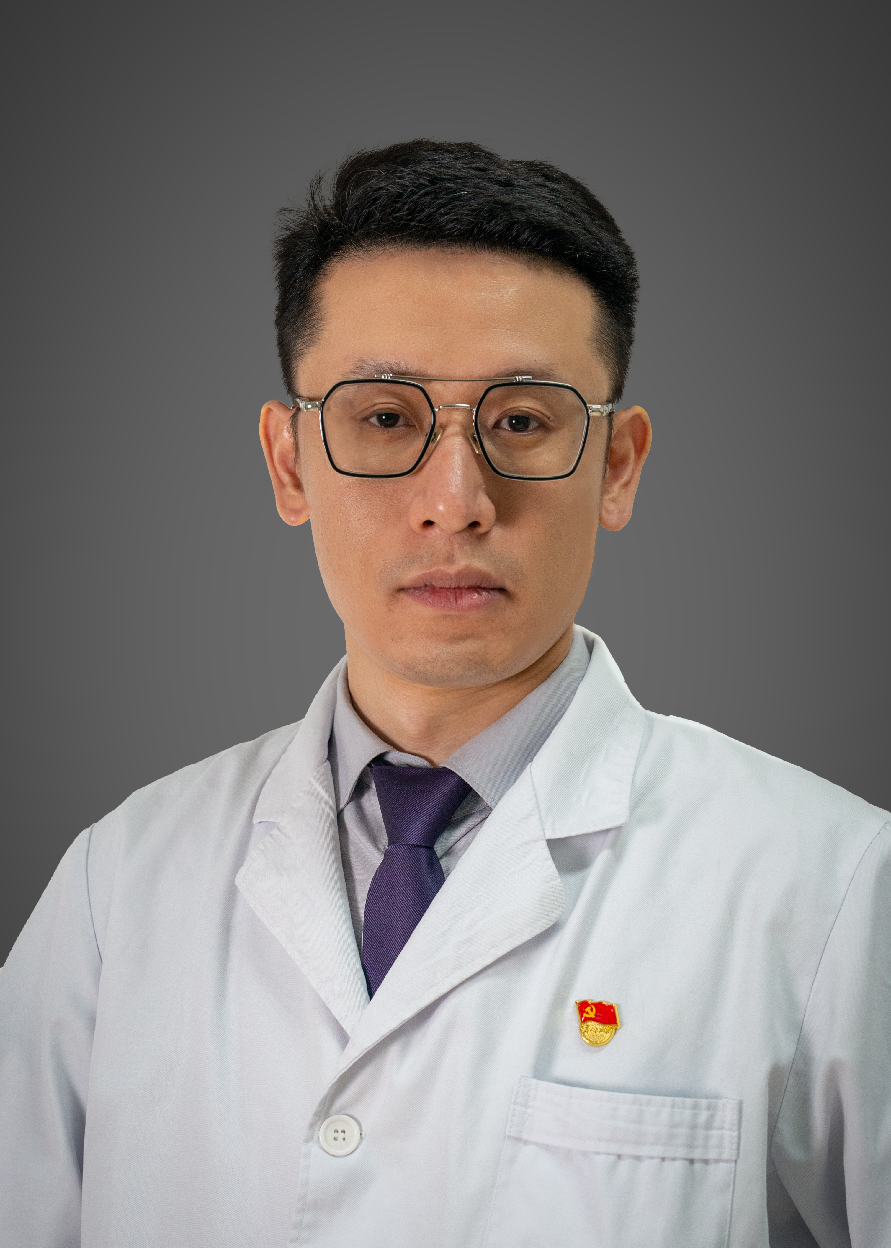  p data-id="tvfkumdfkerj">李昊,男,现就职于清华大学玉泉医院,任