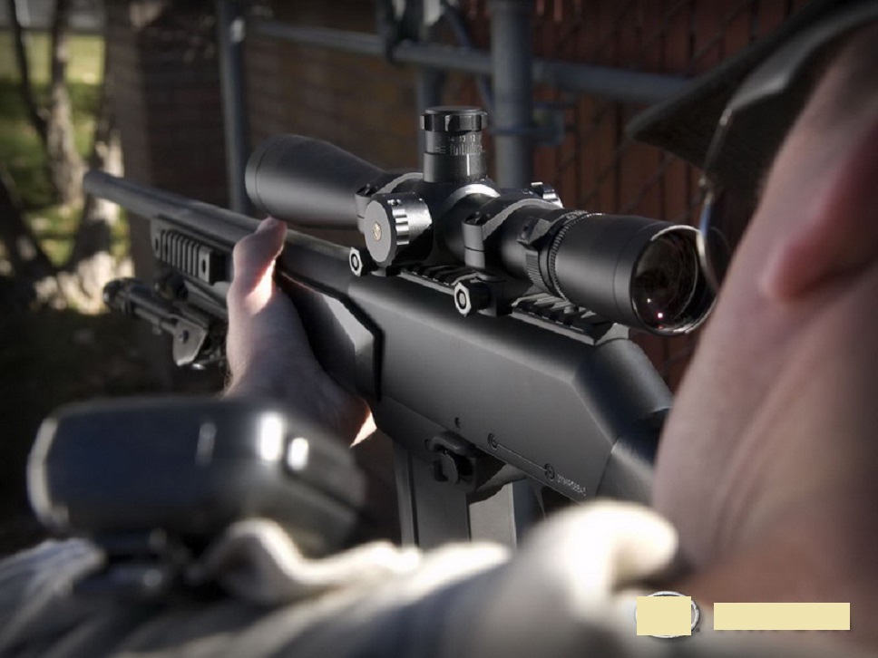  p>fn spr狙击步枪是由美国连发武器公司(为fn的子公司之一)生产的