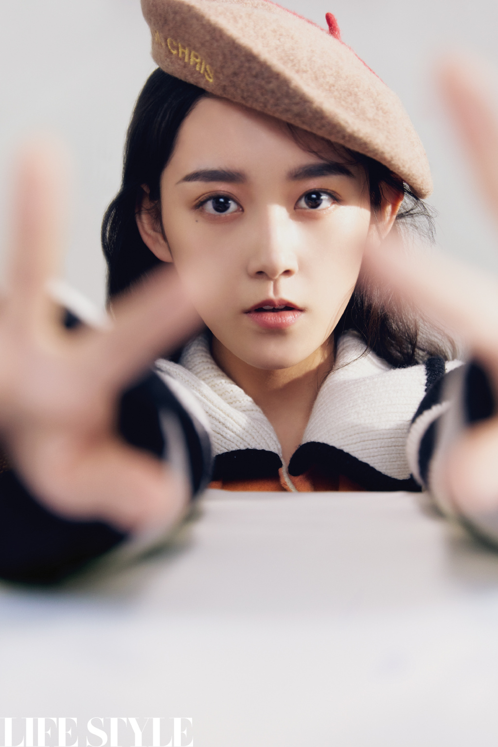  p>蒋依依,2001年1月1日出生于北京市,中国内地女演员.