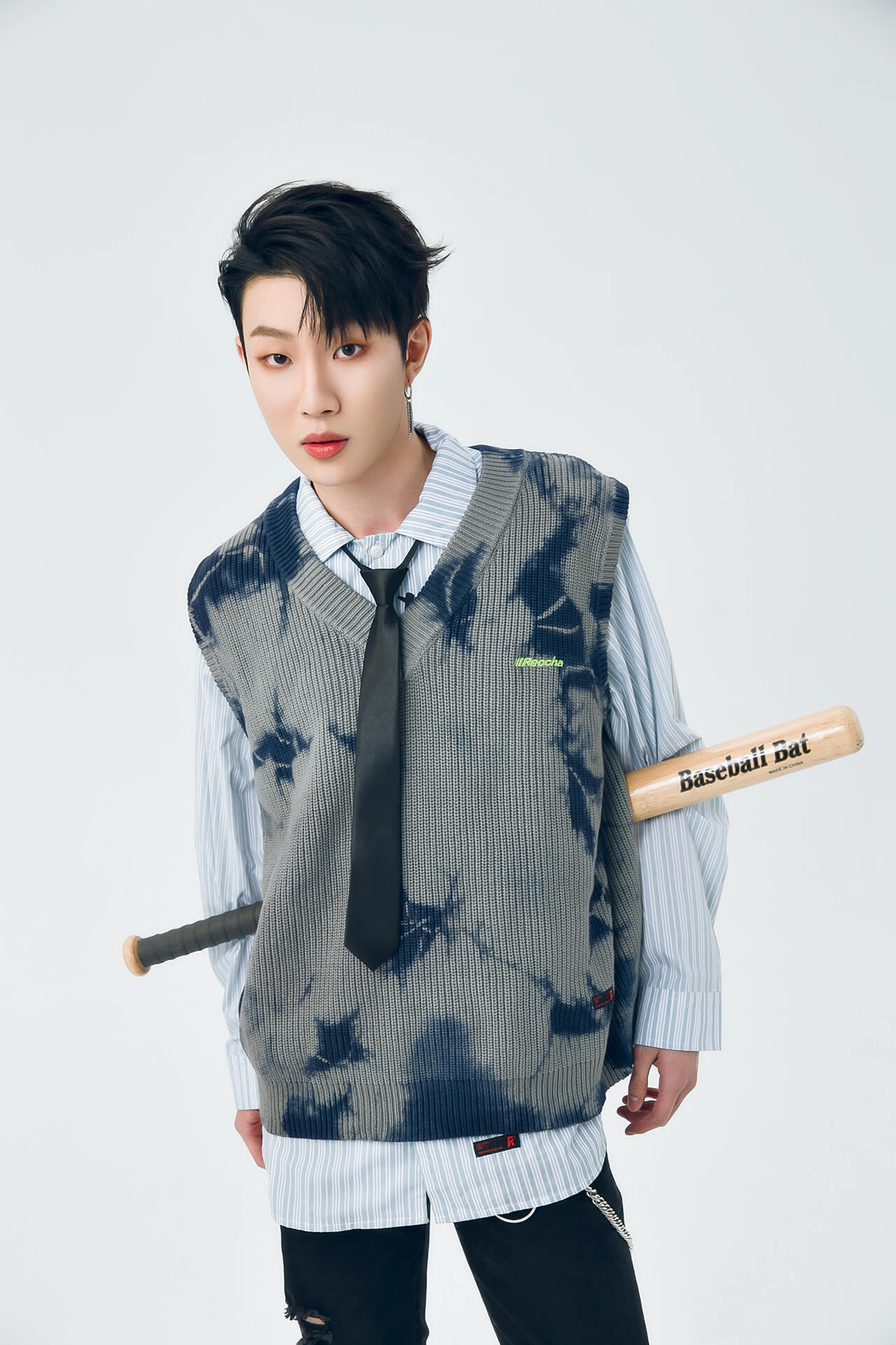  p>奥斯卡(oscar),本名王政熊,1998年7月30日出生于巴西圣保罗,歌手.