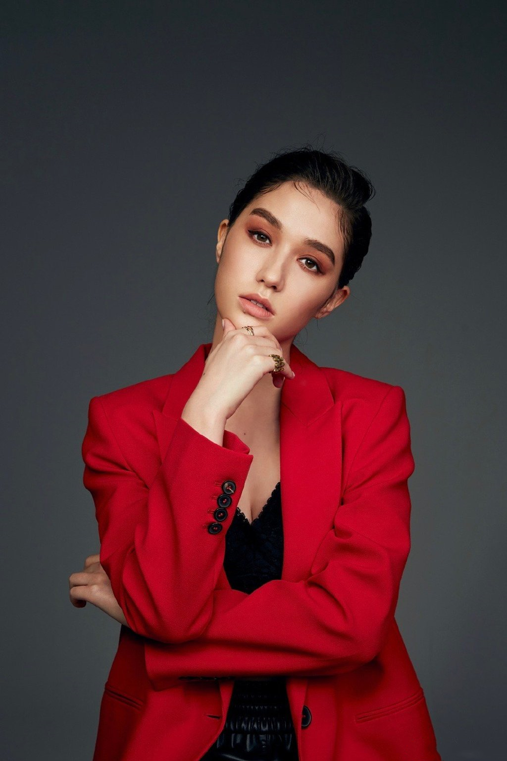  p>恩美,1994年出生,中美混血,毕业于 a target="_blank" href="/item