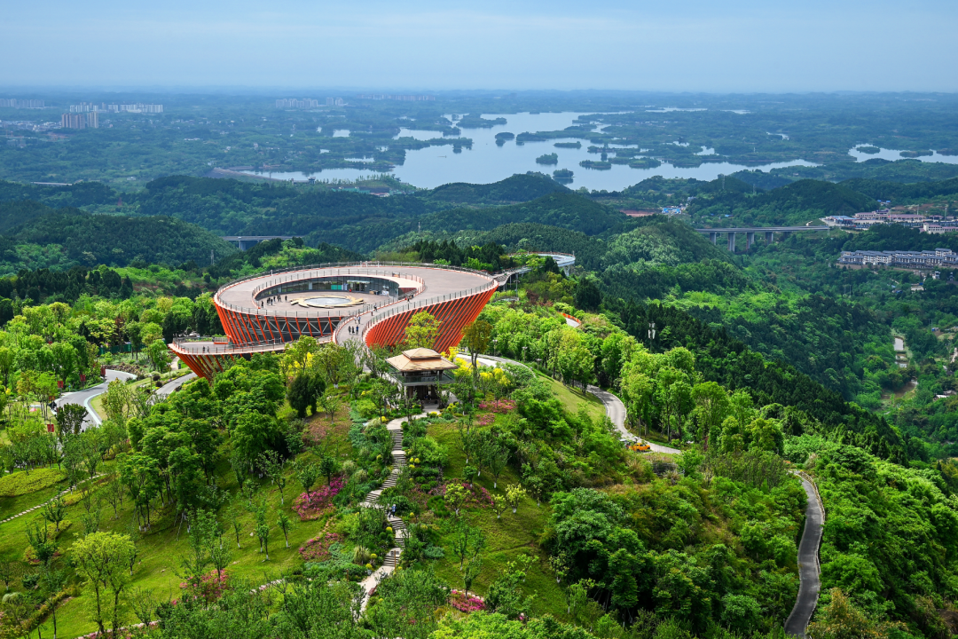 城市森林公园位于四川省<a target="