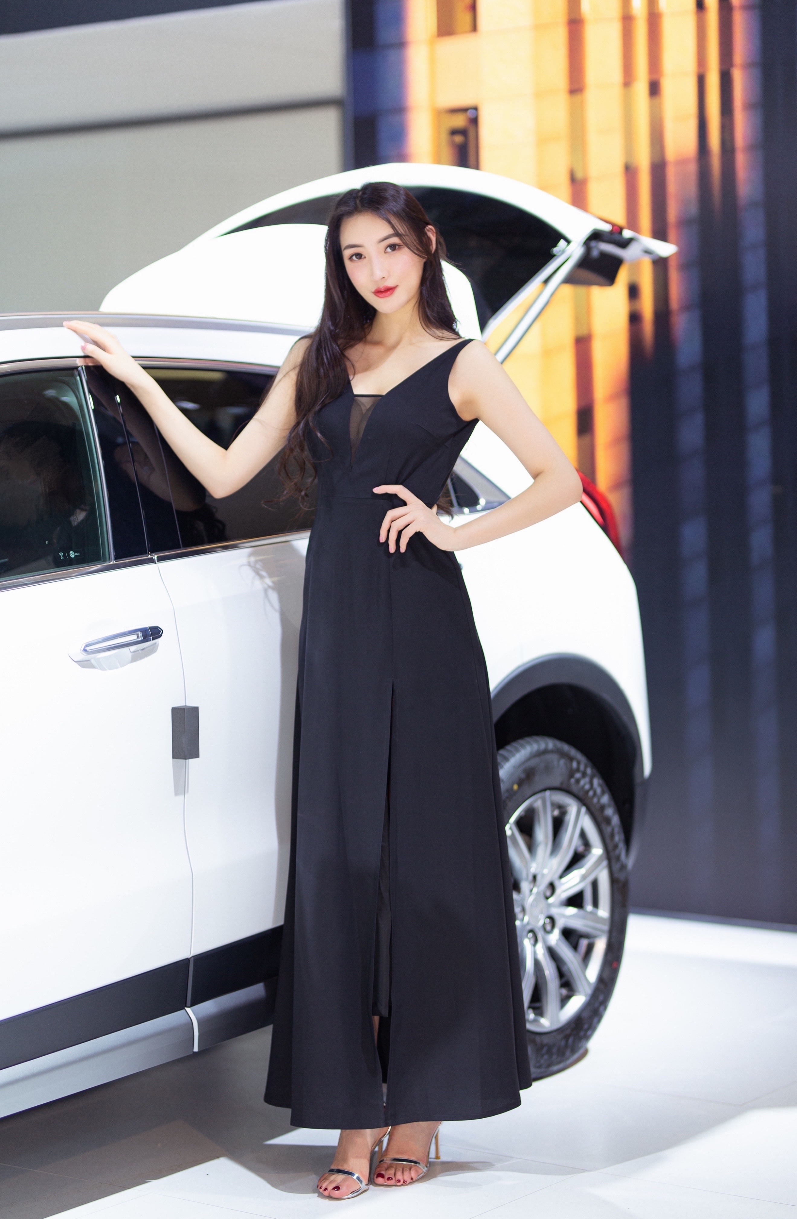  p>王语会,女,安徽人,网红车模,快手抖音网络达人.