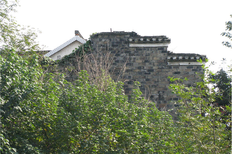  p>天王施氏宅位于句容市天王镇是映月桥北老街东段,南北向,面阔三间