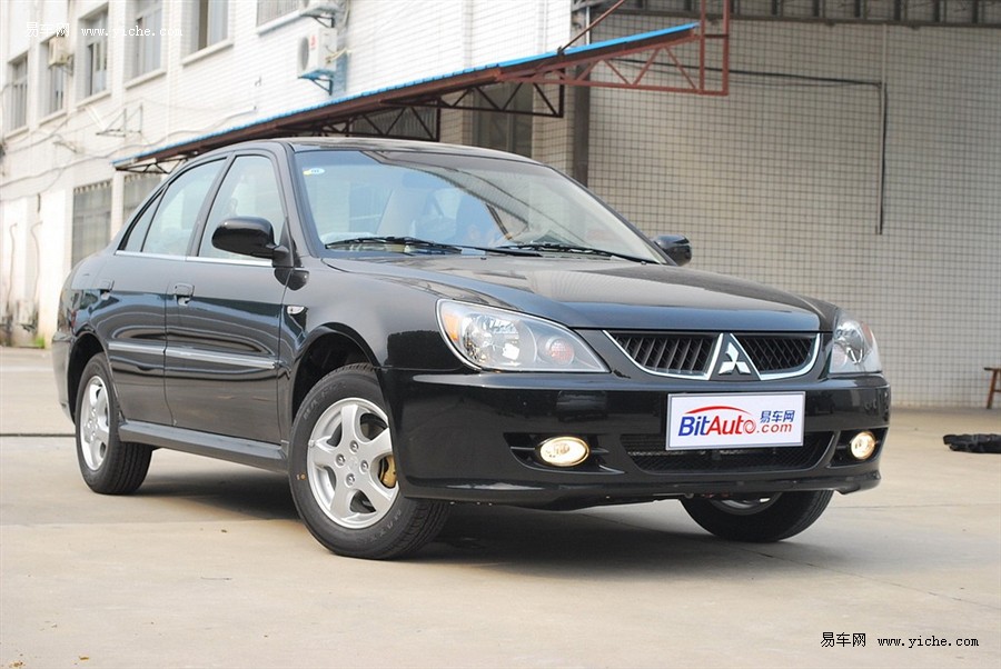  p>三菱蓝瑟是东南汽车推出的三菱车标轿车,属国产车,市场定位在 a