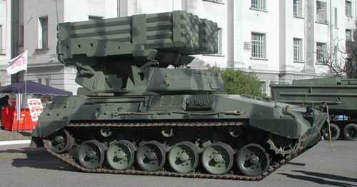  p>以色列轻型lar-160(口径160mm)火箭炮系统  具有特点是:重量轻