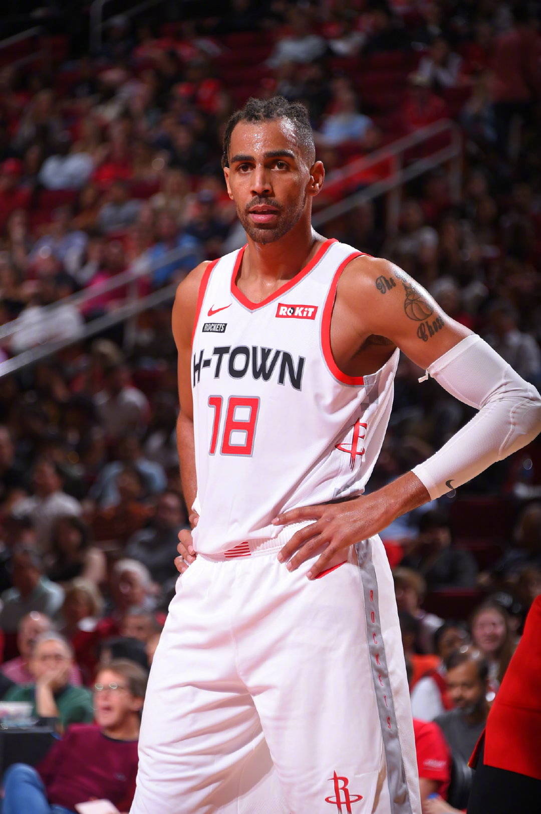  p>萨博·塞弗罗萨(thabo sefolosha),1984年5月2日出生于 a target="