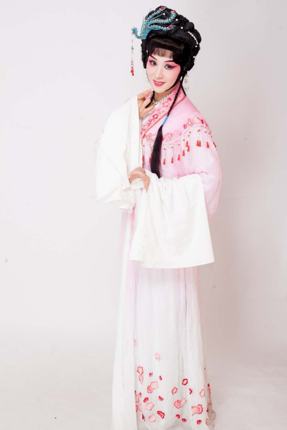 data-id="go07nmprcc">张培培,河南商丘人,1990年出生,国家一级演员