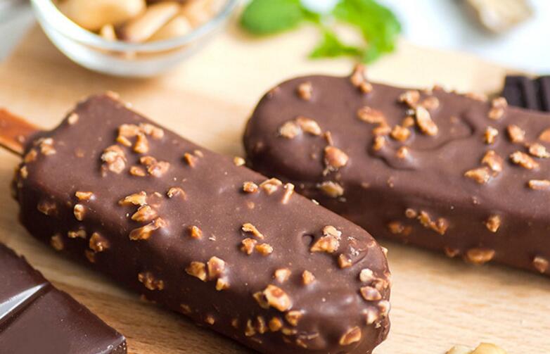 干果脆皮巧克力夹心雪糕