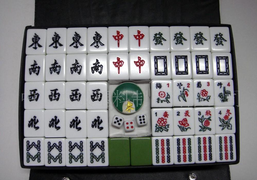  p>所谓风牌,是指麻将中的"东风","南风","西风","北风"四种牌,每种4