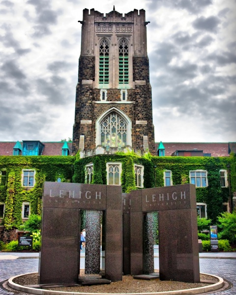 创校于1865年,是 a target="_blank" href="/item/美国/125486" data