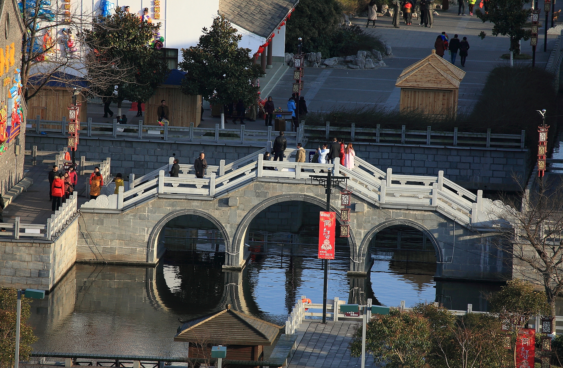  p>盐镇水街是盐城市海盐历史文化风貌区的重要组成部分,位于 a href=