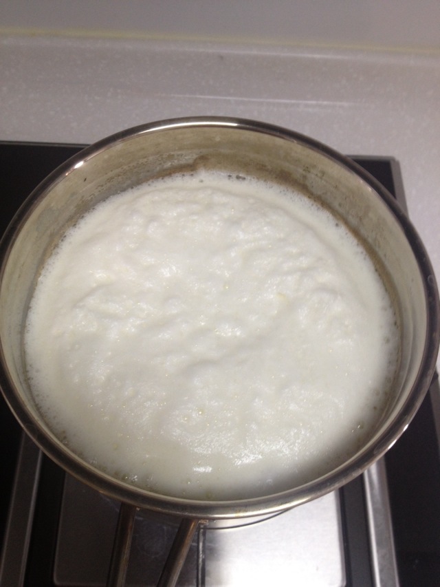  p>白醋点豆腐是一道菜品,主料为黄豆. /p>