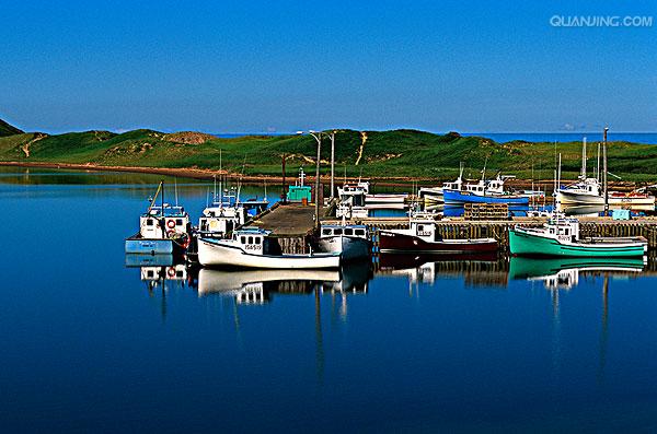 加拿大东南部的一省,由新斯科舍半岛和 a target="_blank" href="