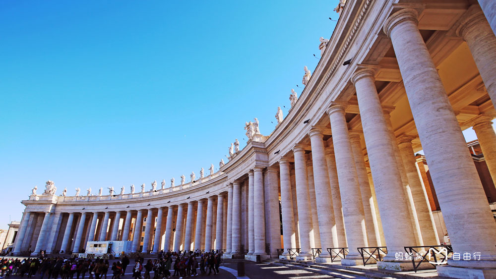  p>圣彼得广场(piazza san pietro)这个集中各个时代的精华的 a