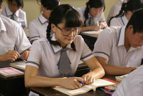 《完美新娘》是光线影业和中影集团联合发行的一部喜剧爱情电影