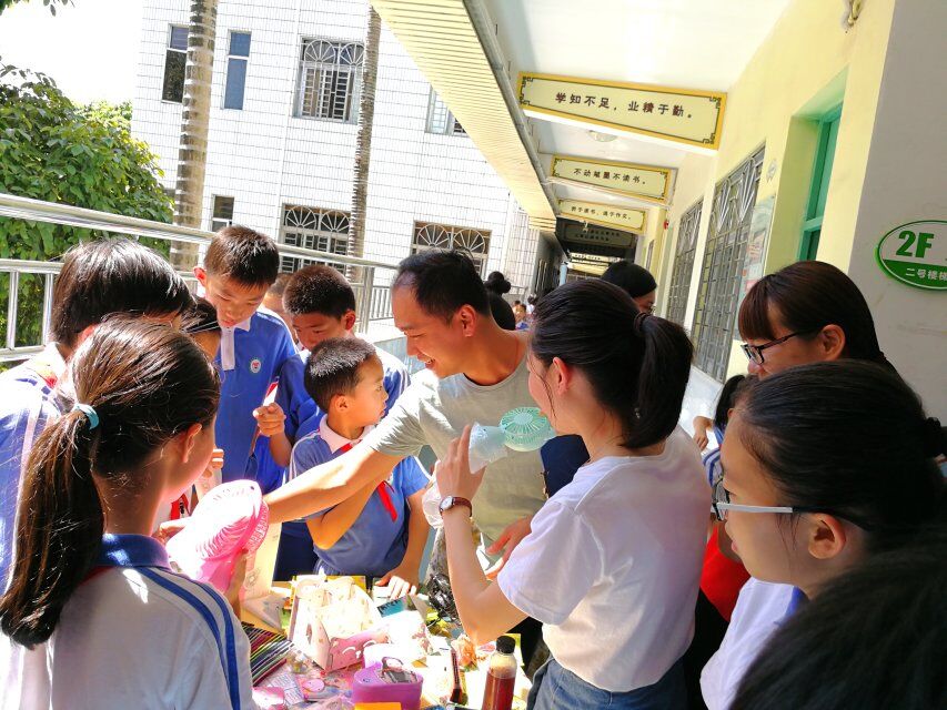 深圳市龙岗区布吉街道木棉湾学校