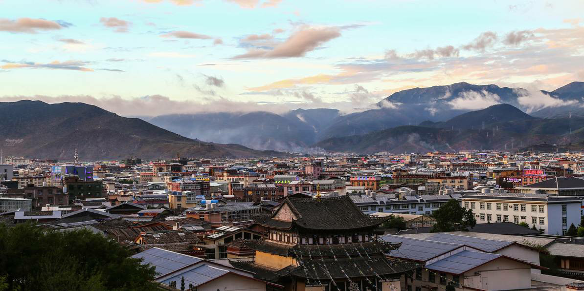 la),云南省 a target="_blank" href="/item/迪庆藏族自治州/661022"