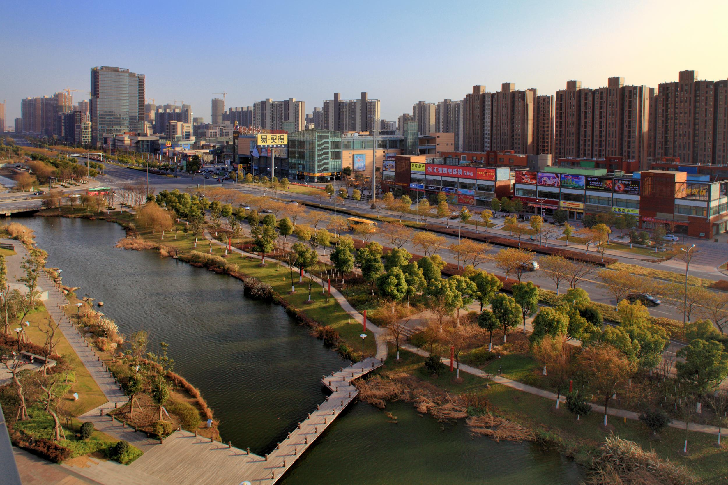  p>花桥国际商务城地处苏沪交界处 a target="_blank" href="/item