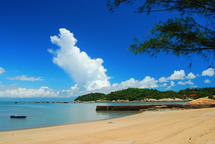  p>东山岛,别称陵岛,形似蝴蝶亦称蝶岛,位于中国 a target="_blank"