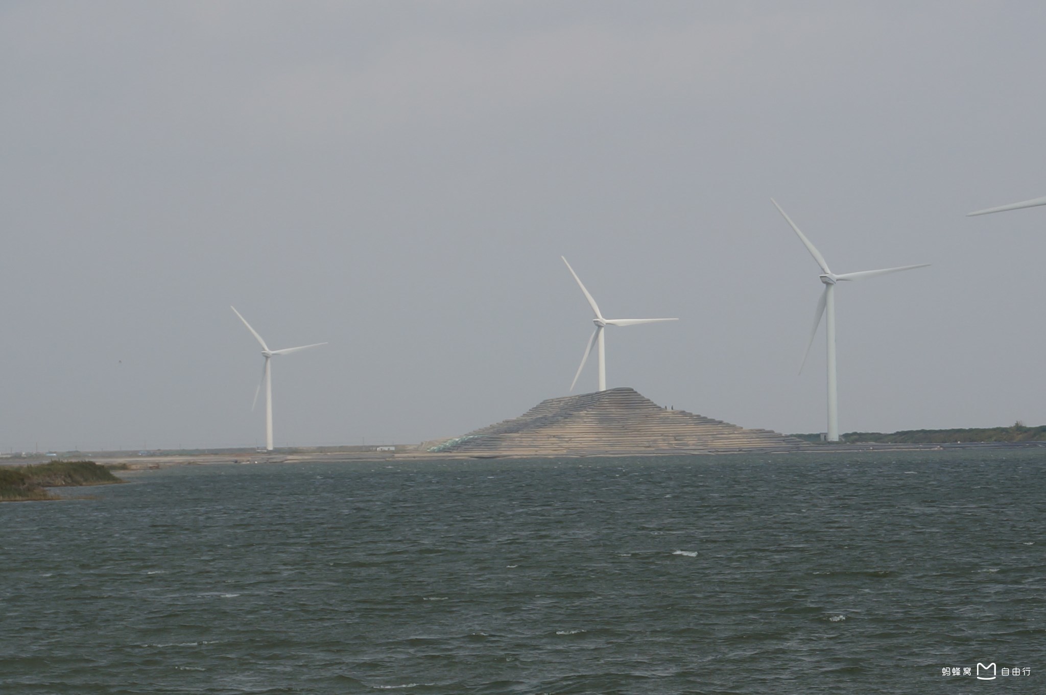  p data-id="gnwvn1ng82">黄金海滩(gold beach),诺曼底的一处海滩,因