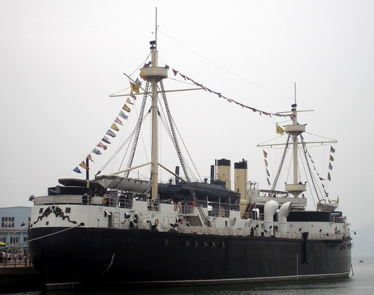  p> b>定远级铁甲舰 /b>是中国 a target="_blank" href="/item/清朝