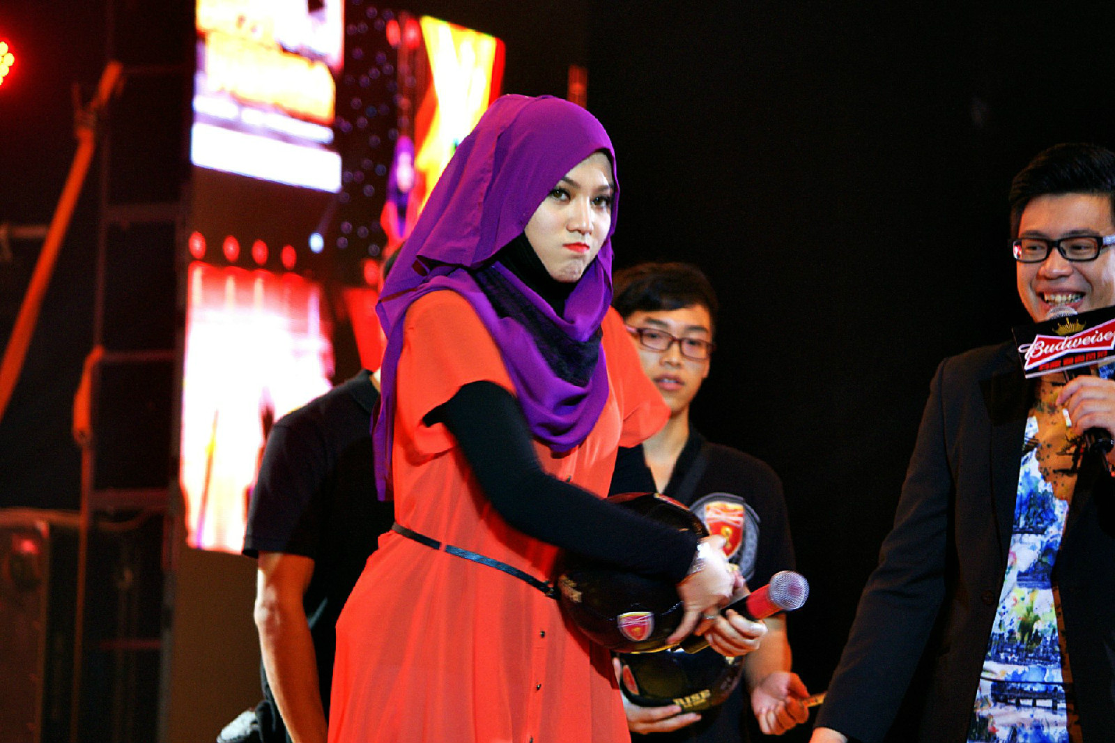  p>茜拉(英文名shila amzah,马来名nur shahila binti amir amzah )