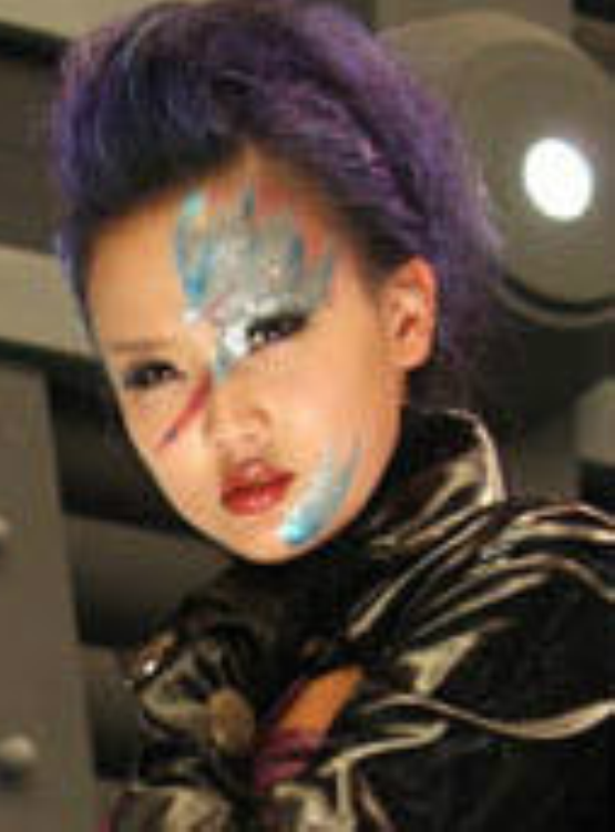  p>丝戴拉是电视剧《 a target="_blank" href="/item/金甲战士/7398"