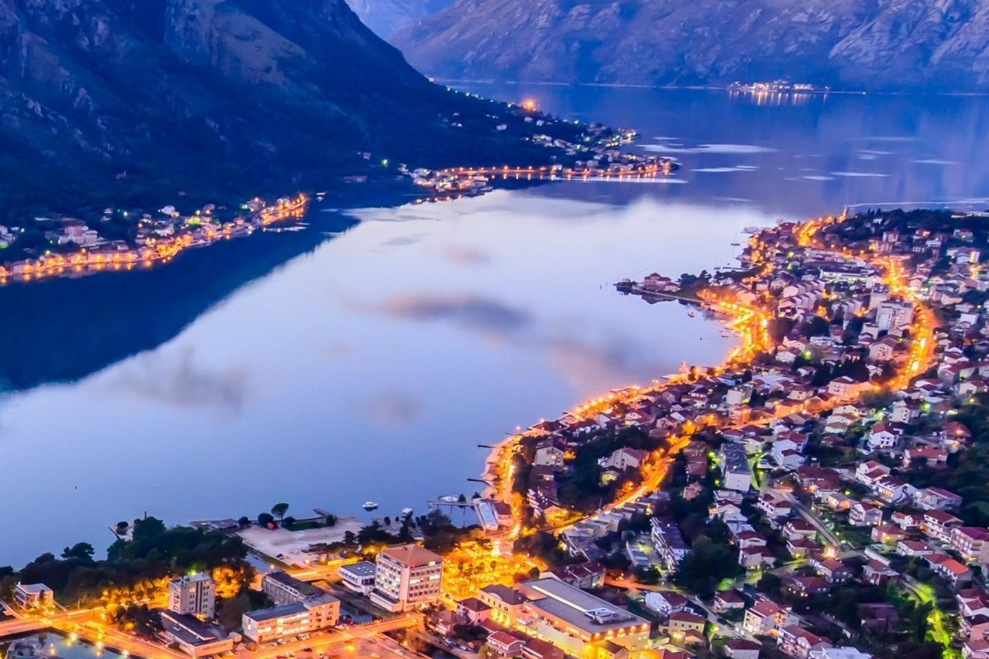  p data-id="gnbaye7ekc">南斯拉夫亚得里亚海沿岸海湾,在黑山共和国