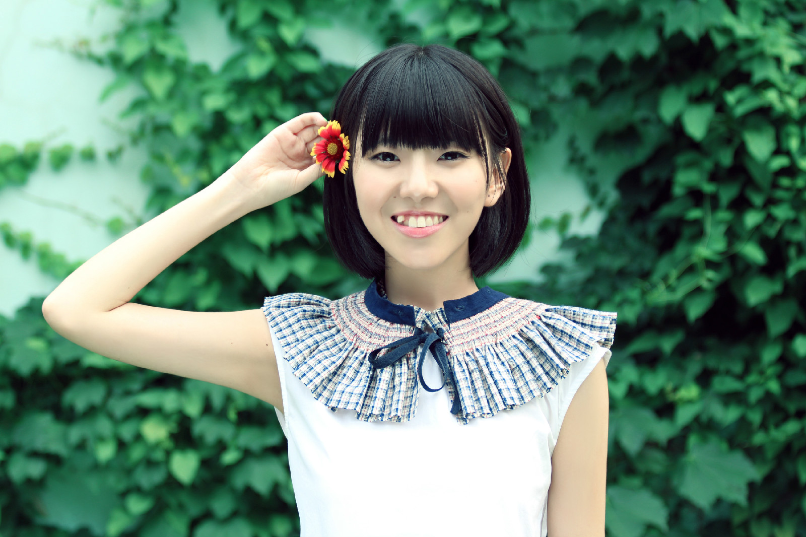 是中国内地女歌手<a target="