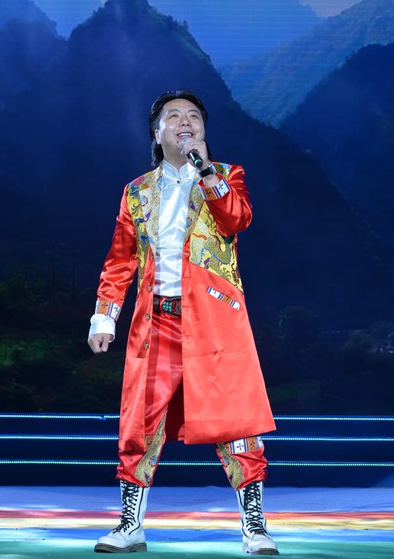  p data-id="gnrr0gelbk">索南扎西,9月24日出生于甘肃甘南大草原