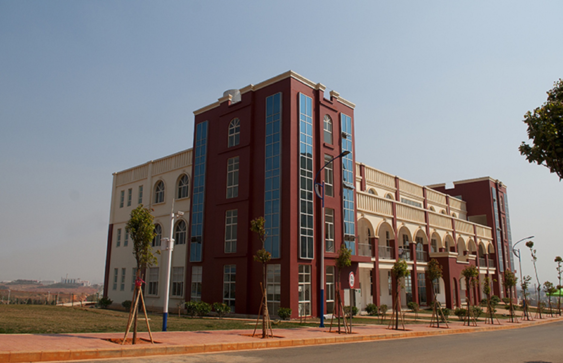  p>云南外事外语职业学院(yunnan college of foreign affairs &amp