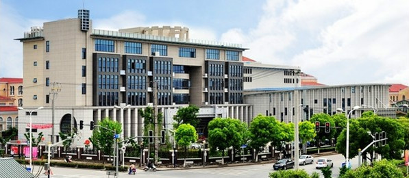  p>九亭镇隶属于上海市松江区,位于区境东北部,东与闵行区七宝镇, a